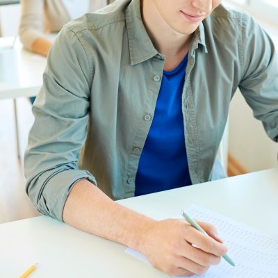 Nouvelle baisse du nombre de recrutés par concours dans la FPE