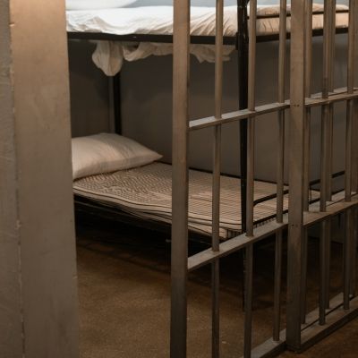 Attaques contre les prisons : soutien aux agents pénitentiaires