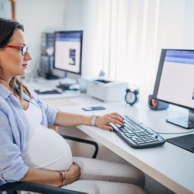 Saisine de la Défenseure des droits concernant une mesure discriminatoire  envers les femmes enceintes dans la Fonction publique