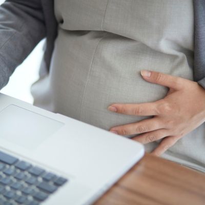 Deux améliorations envisagées : retraite des mères fonctionnaires et congés de maladie des agentes enceintes