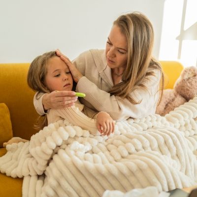 Autorisations d'absence liées à la parentalité ou pour raisons familiales : contre la réduction des droits !